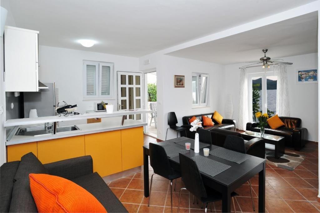 Holiday Home Odiseja Слано Екстериор снимка